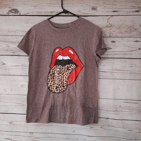 Red Lips Leopard Tongue Cheetah Print Rocker Tee - Picture 1 of 5